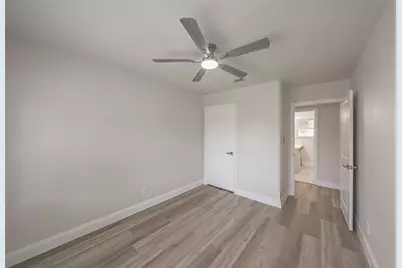 748 W Redbud Drive, Hurst, TX 76053 - Photo 23