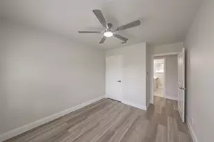 749 W Redbud Dr, Hurst, TX 76053 - Photo 23