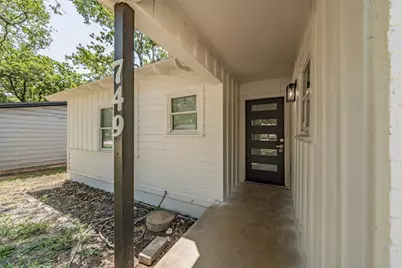 748 W Redbud Drive, Hurst, TX 76053 - Photo 3