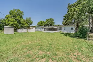 749 W Redbud Dr, Hurst, TX 76053 - Photo 7
