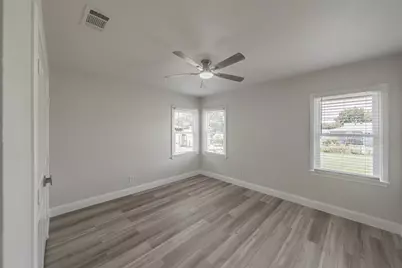 748 W Redbud Drive, Hurst, TX 76053 - Photo 21