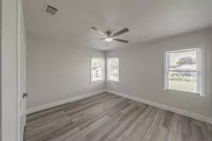 749 W Redbud Dr, Hurst, TX 76053 - Photo 21