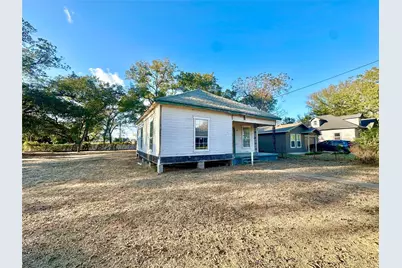 1002 E Calhoun Avenue, Waco, TX 76704 - Photo 11