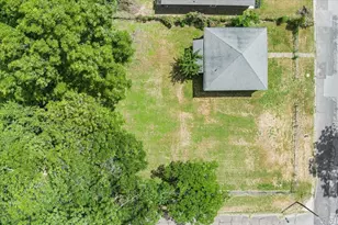 1002 E Calhoun Ave, Waco, TX 76704 - Photo 3