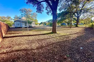 1002 E Calhoun Ave, Waco, TX 76704 - Photo 9