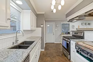 10615 Longmeadow Dr, Dallas, TX 75238 - Photo 11