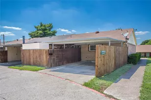 33 E Townhouse Ln, Grand Prairie, TX 75052 - Photo 13