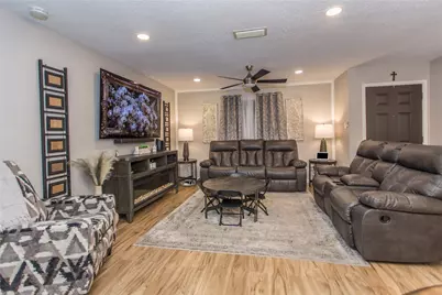 33 E Townhouse Lane #30, Grand Prairie, TX 75052 - Photo 3