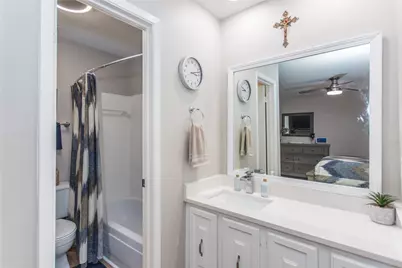 33 E Townhouse Lane #30, Grand Prairie, TX 75052 - Photo 11
