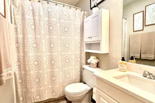 33 E Townhouse Ln, Grand Prairie, TX 75052 - Photo 9