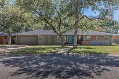 633 N McKown Avenue, Sherman, TX 75092 - Photo 1