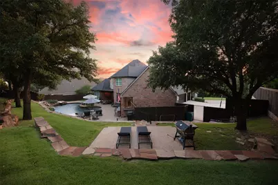 805 Lake Breeze Drive, Highland Village, TX 75077 - Photo 9
