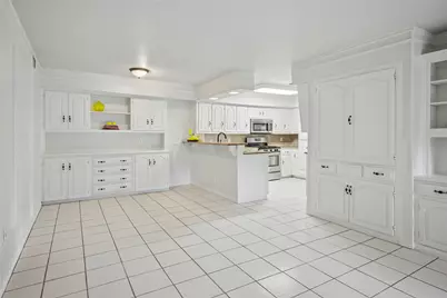 10504 Berry Knoll Drive, Dallas, TX 75230 - Photo 5