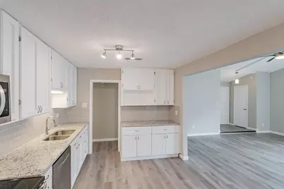 2112 Cedarcrest Drive, Carrollton, TX 75007 - Photo 5