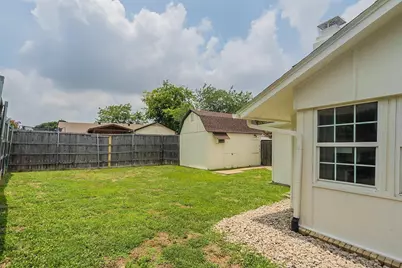 2112 Cedarcrest Drive, Carrollton, TX 75007 - Photo 11