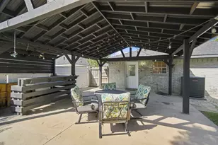 2534 Las Villas Ave, Dallas, TX 75211 - Photo 21