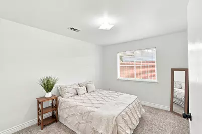 2534 Las Villas Avenue, Dallas, TX 75211 - Photo 11