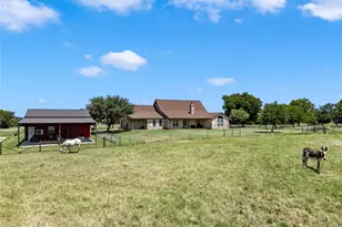 2765 Pleasant Run Rd, McGregor, TX 76657 - Photo 35