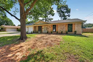 412 Apple Blossom Ln, Hurst, TX 76053 - Photo 3