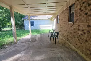829 E Mustang St, Crowley, TX 76036 - Photo 23