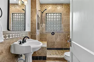 5222 Bradford Dr, Dallas, TX 75235 - Photo 13