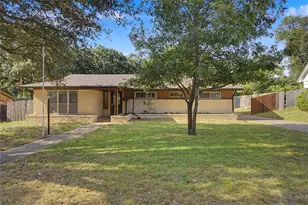 7232 Monterrey Dr, Fort Worth, TX 76112 - Photo 3