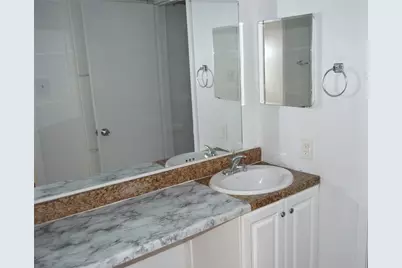 5500 Boca Raton Boulevard #426, Fort Worth, TX 76112 - Photo 11