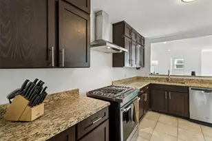 714 NW 6th St, Grand Prairie, TX 75050 - Photo 9