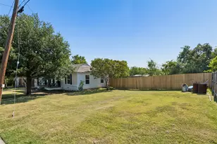 714 NW 6th St, Grand Prairie, TX 75050 - Photo 3