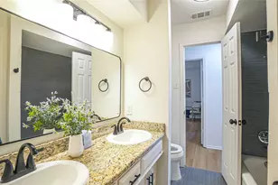 1917 Middle Glen Dr, Carrollton, TX 75007 - Photo 21