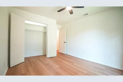 1917 Middle Glen Drive, Carrollton, TX 75007 - Photo 25