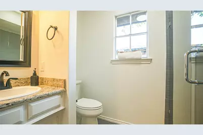 1917 Middle Glen Drive, Carrollton, TX 75007 - Photo 17