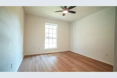 1917 Middle Glen Drive, Carrollton, TX 75007 - Photo 25