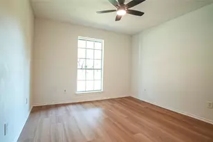 1917 Middle Glen Dr, Carrollton, TX 75007 - Photo 25