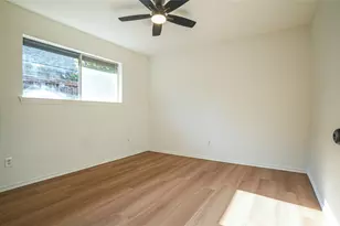 1917 Middle Glen Dr, Carrollton, TX 75007 - Photo 27