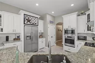 2821 Willow Ridge Cir, Granbury, TX 76049 - Photo 13