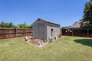 2821 Willow Ridge Cir, Granbury, TX 76049 - Photo 5