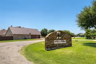 2821 Willow Ridge Cir, Granbury, TX 76049 - Photo 39