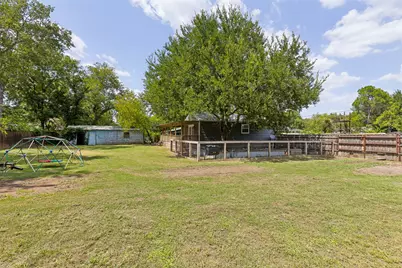 209 N Avenue B, Springtown, TX 76082 - Photo 25