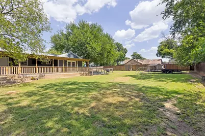 209 N Avenue B, Springtown, TX 76082 - Photo 23
