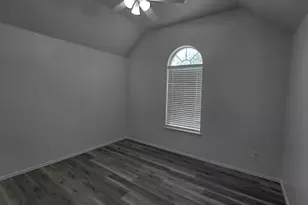 1134 Jamie Dr, Grand Prairie, TX 75052 - Photo 9
