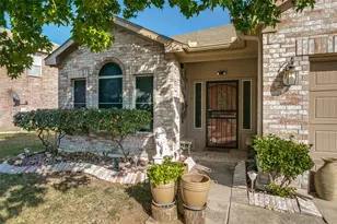 1065 Harriman Dr, Saginaw, TX 76131 - Photo 3