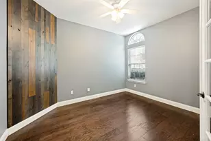 4849 Gloucester Dr, Grand Prairie, TX 75052 - Photo 3