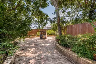 3469 Townsend Dr, Dallas, TX 75229 - Photo 9