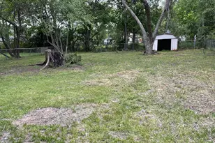 513 W Florence St, Denison, TX 75020 - Photo 11