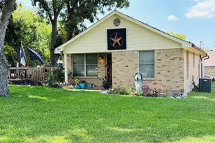301 E Mimosa St, Crandall, TX 75114 - Photo 1