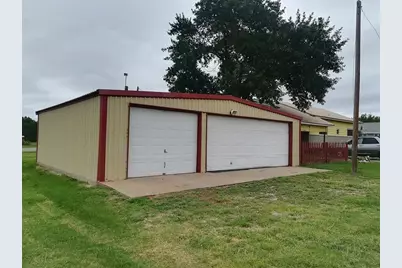 1101 N Main Street, Electra, TX 76360 - Photo 3