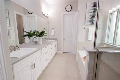 12709 Royal Oaks Lane, Farmers Branch, TX 75234 - Photo 11