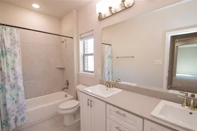 12709 Royal Oaks Lane, Farmers Branch, TX 75234 - Photo 17