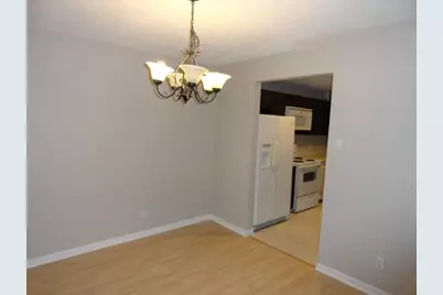 2717 Meadowstone Court, Carrollton, TX 75006 - Photo 9